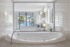 drift_2-bed-exec-ocean_bathroom.jpg